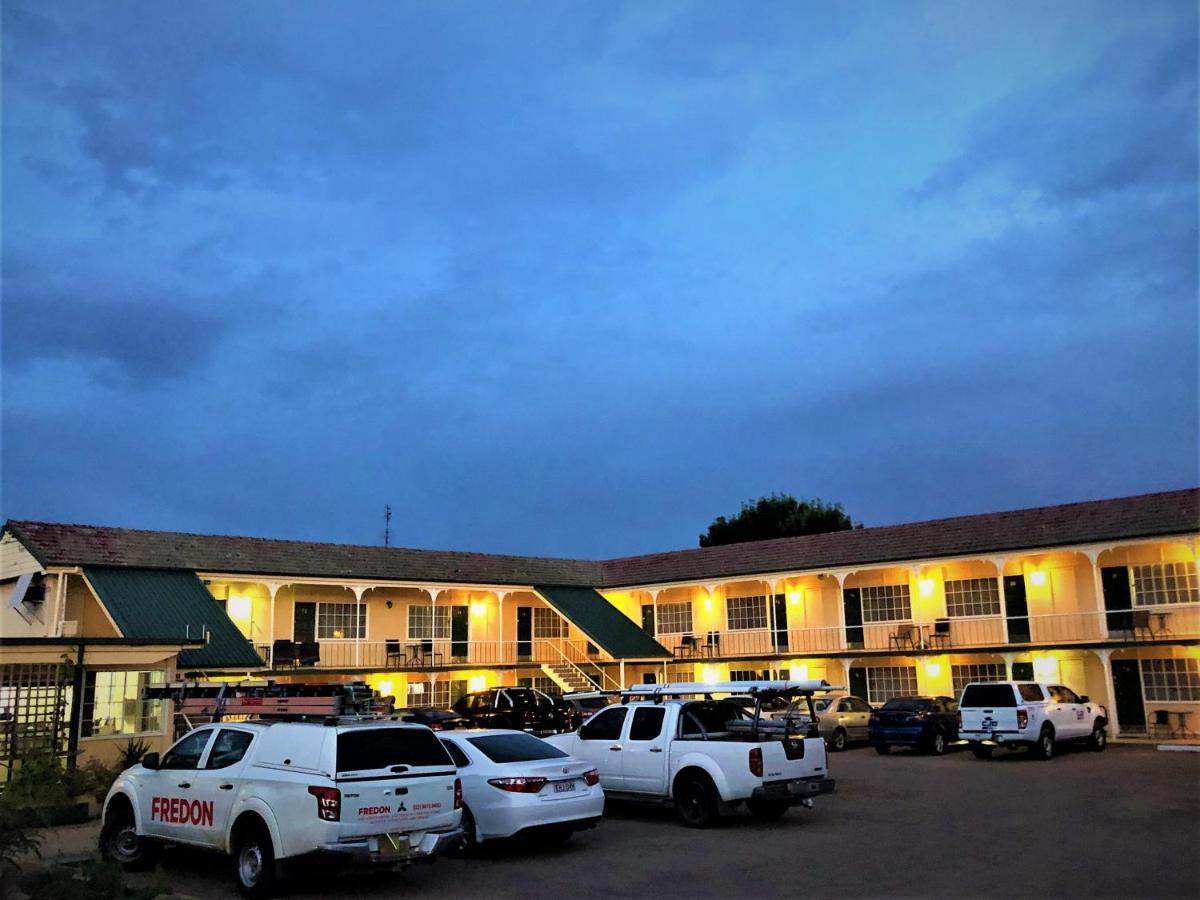 Bradman Motor Inn Cootamundra Buitenkant foto